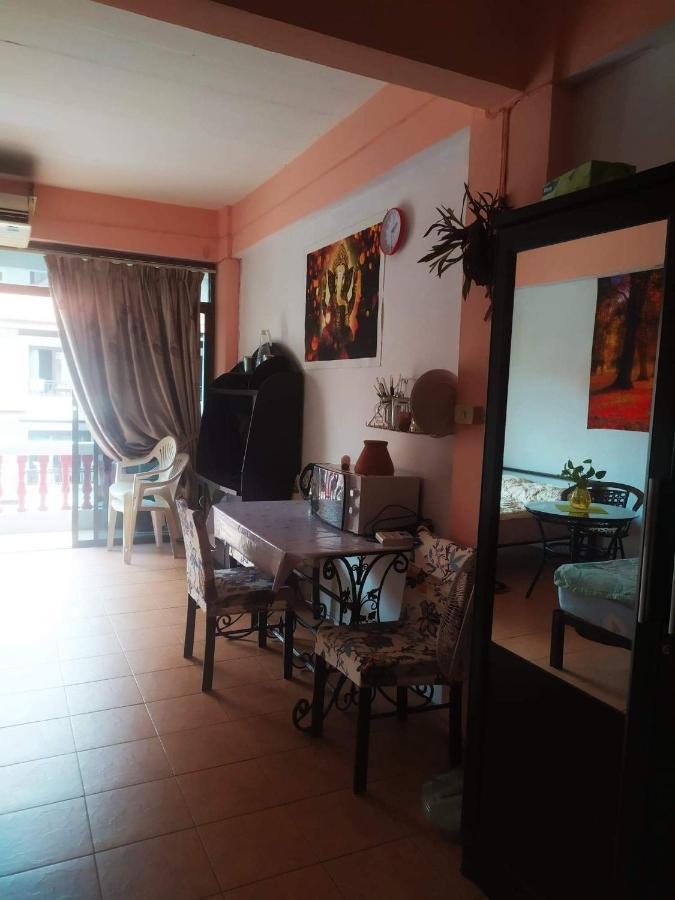 Artem'S Guesthouse Jomtien Beach Exterior foto