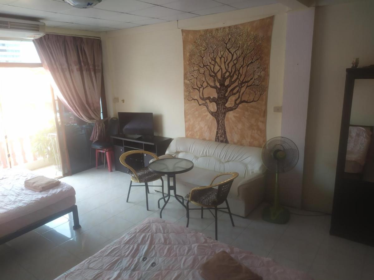 Artem'S Guesthouse Jomtien Beach Exterior foto