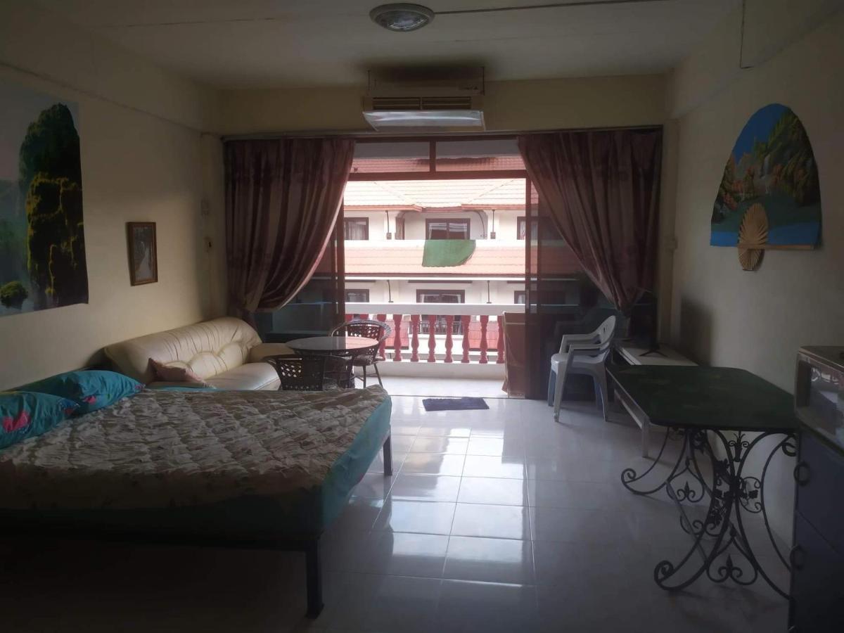 Artem'S Guesthouse Jomtien Beach Exterior foto