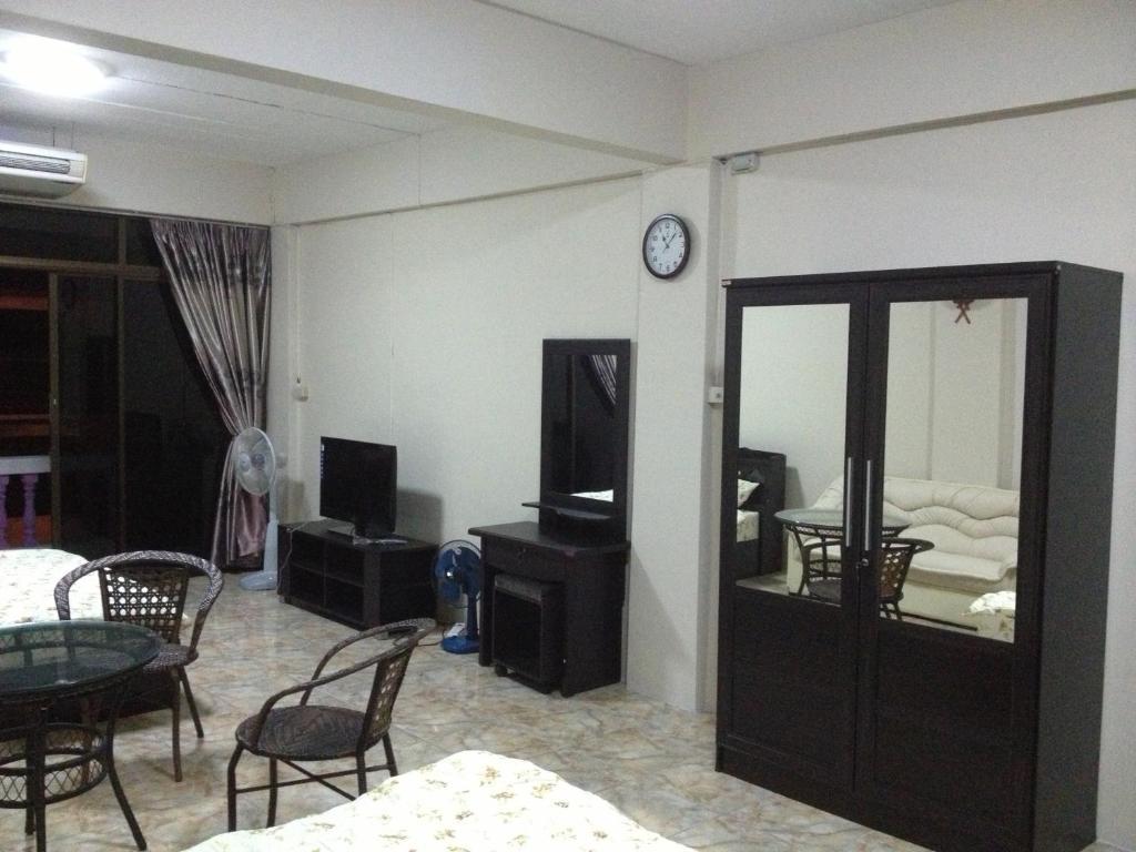 Artem'S Guesthouse Jomtien Beach Exterior foto