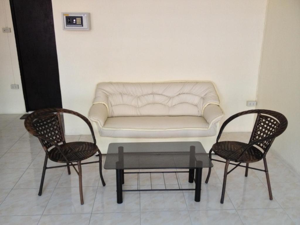 Artem'S Guesthouse Jomtien Beach Exterior foto