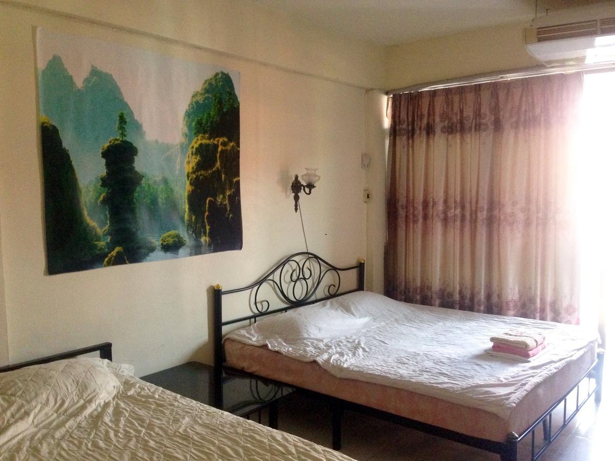 Artem'S Guesthouse Jomtien Beach Exterior foto