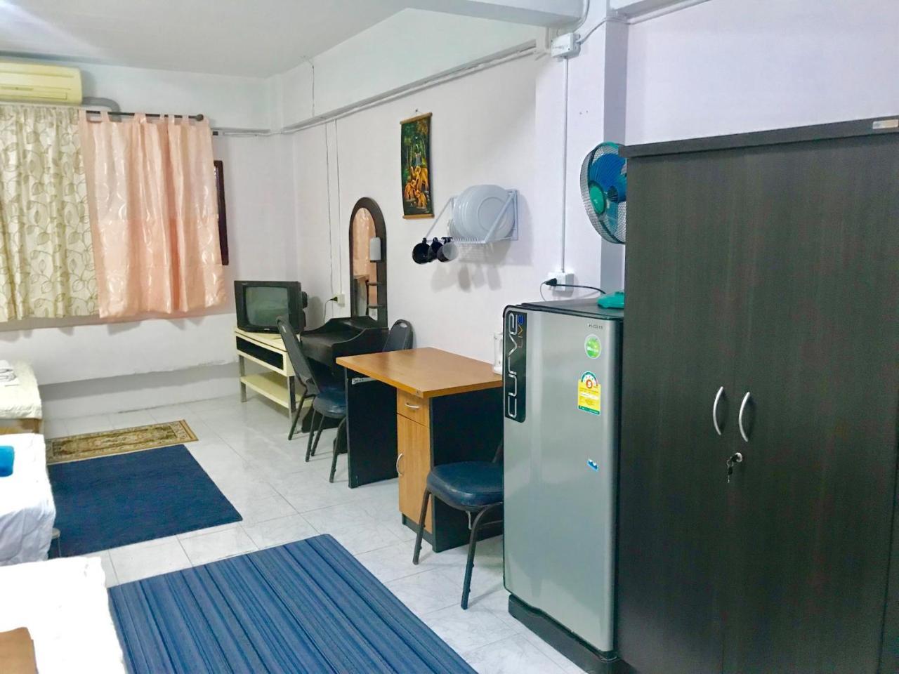 Artem'S Guesthouse Jomtien Beach Exterior foto
