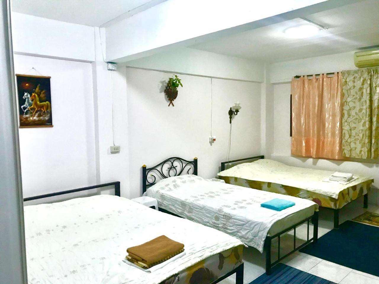 Artem'S Guesthouse Jomtien Beach Exterior foto