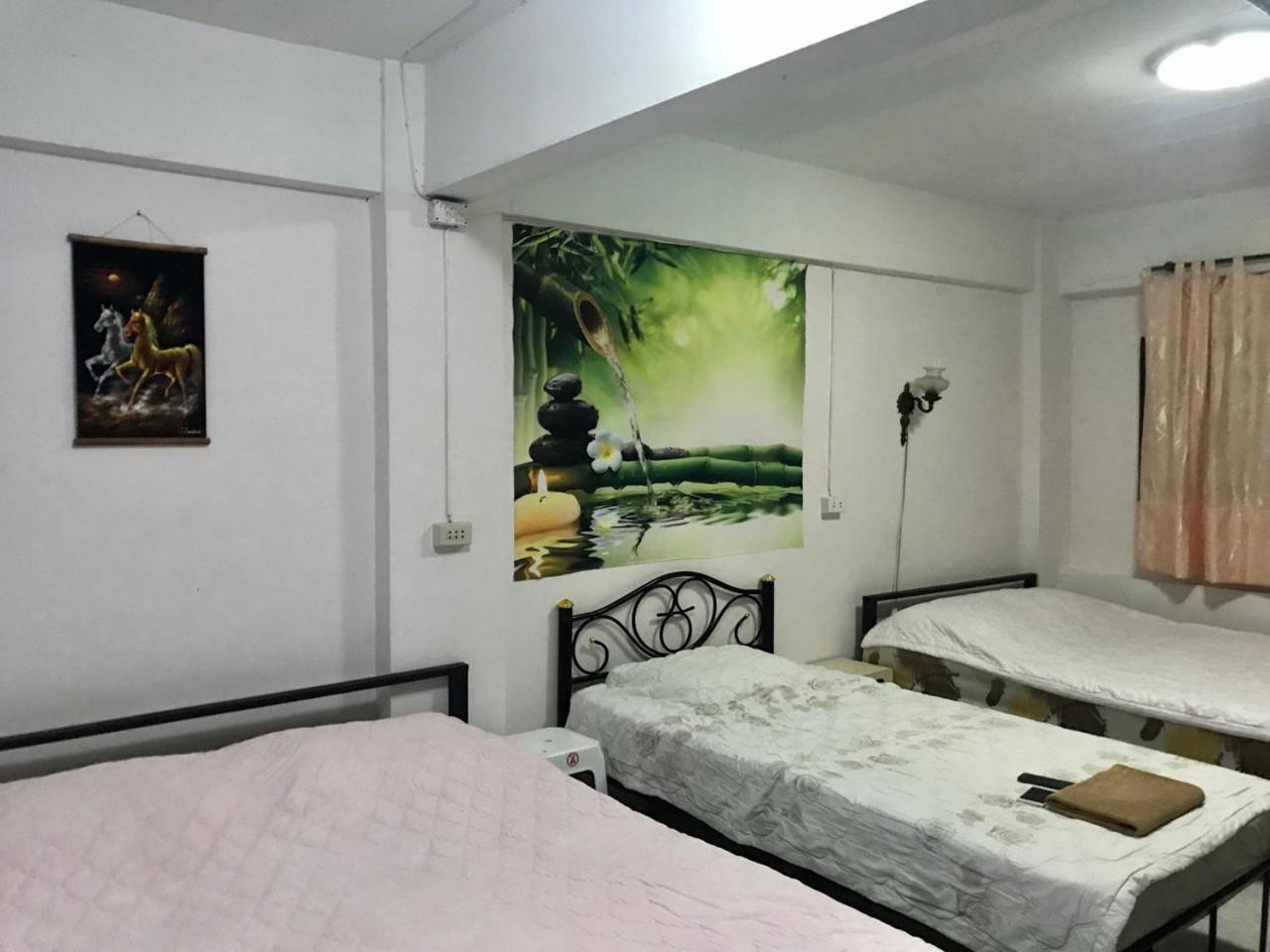 Artem'S Guesthouse Jomtien Beach Exterior foto