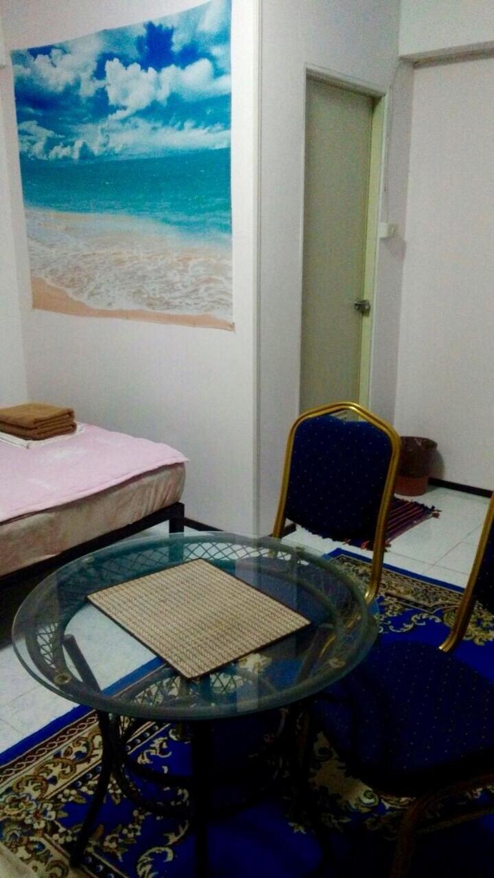 Artem'S Guesthouse Jomtien Beach Exterior foto
