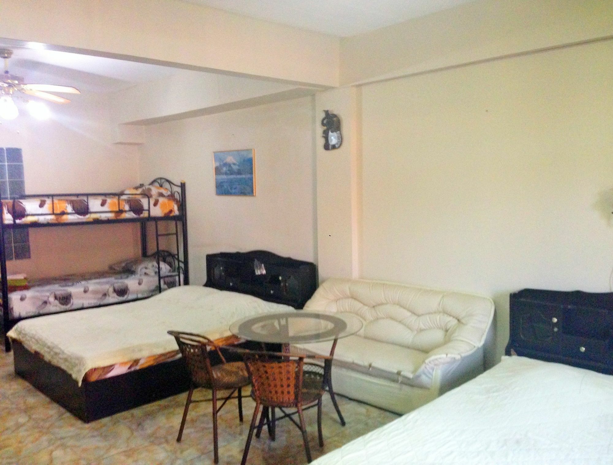 Artem'S Guesthouse Jomtien Beach Exterior foto