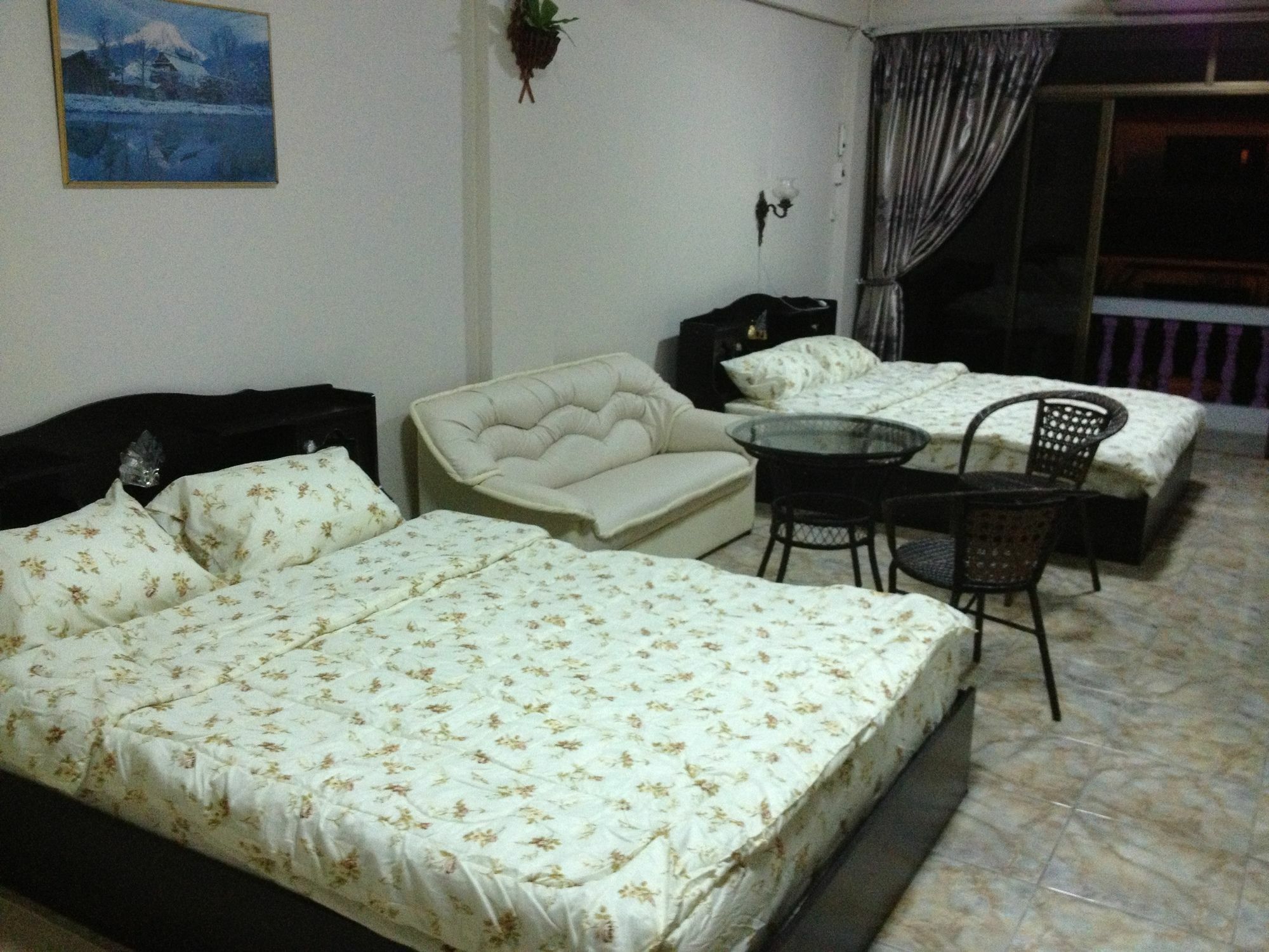 Artem'S Guesthouse Jomtien Beach Exterior foto